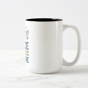 Caneca De Café Em Dois Tons Paz para a Arte Folclórica de Pixel na Ucrânia