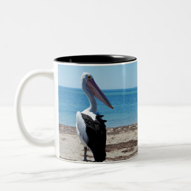 Caneca De Café Em Dois Tons Pelican Perch Em Um Rock Praia, (Esquerda)