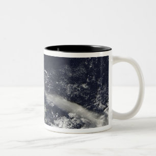 Caneca De Café Em Dois Tons Pena das colinas de Soufriere, Montserrat da cinza