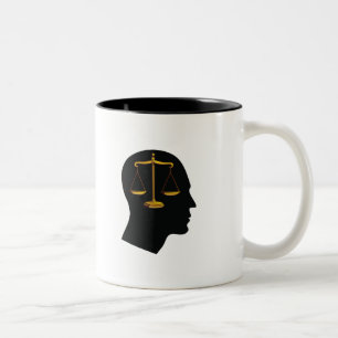 Caneca De Café Em Dois Tons Pense sobre a estudante de Direito de justiça