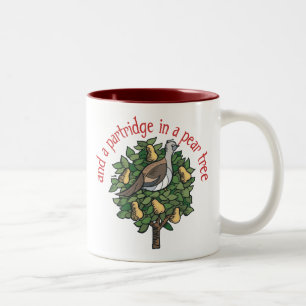 Caneca De Café Em Dois Tons Perdiz em uma árvore de pera