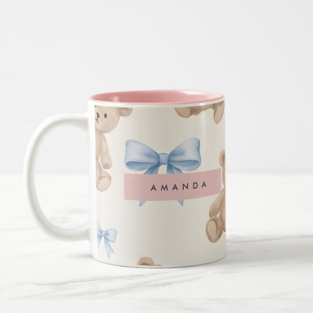 Caneca De Café Em Dois Tons Personalized Teddy Bear & Blue Bow Pattern (Esquerda)