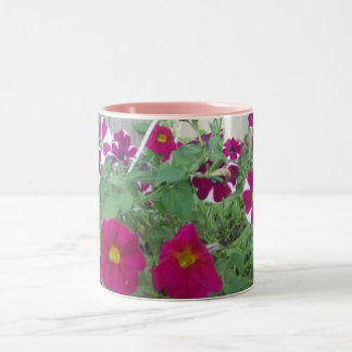 Caneca De Café Em Dois Tons Petunias Rosa