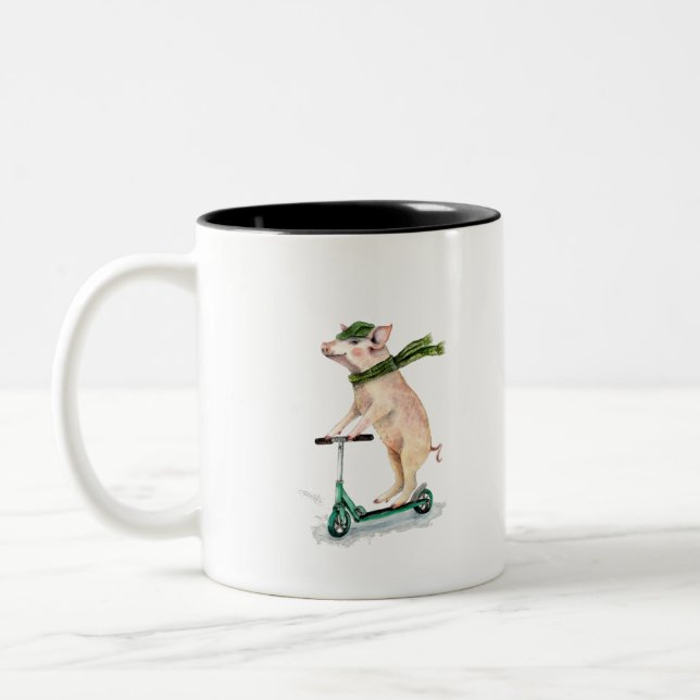 Caneca De Café Em Dois Tons Piggy em um patinete (Esquerda)