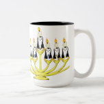 Caneca De Café Em Dois Tons Pinguins de Menorah<br><div class="desc">Quem disse que o Natal tem que possuir pinguins? Deixe estes pinguins pequenos comemorar com você e seus amados durante a estação. Cada um vem com um presente para cada noite.</div>