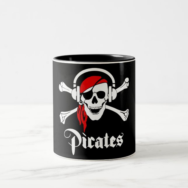 Caneca De Café Em Dois Tons Piratas de Música (Centro)