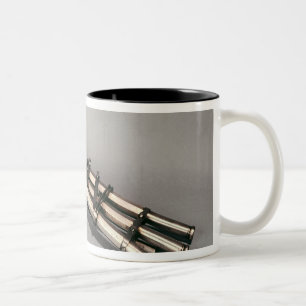 Caneca De Café Em Dois Tons pistola Triplo-barrelled