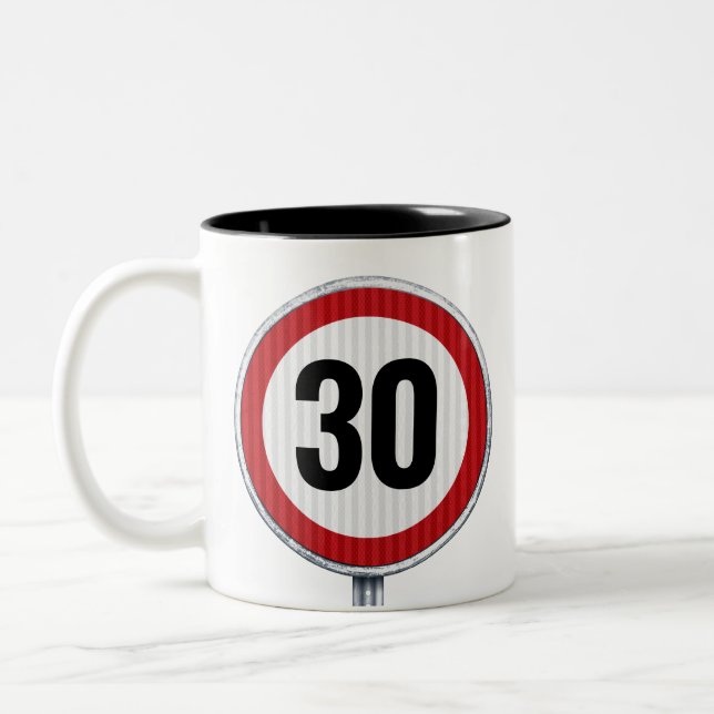 Caneca De Café Em Dois Tons placa de trânsito IDADE PERSONALIZADA (Esquerda)