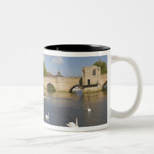 Caneca De Café Em Dois Tons Ponte de arco de pedra e Rio Ouse, St Ives,