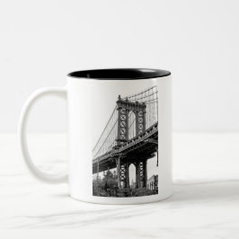 Caneca De Café Em Dois Tons Ponte Manhattan em preto e branco