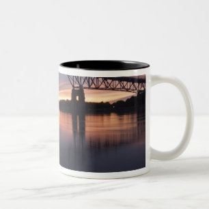 Caneca De Café Em Dois Tons Ponte Sagamore sobre o canal de Cape Cod, 2