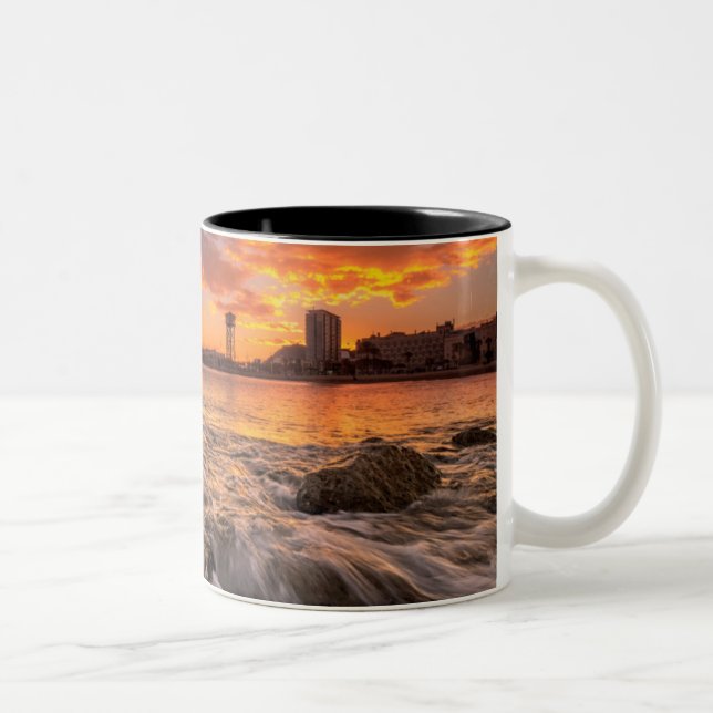 Caneca De Café Em Dois Tons Por do sol em Barcelona (Direita)