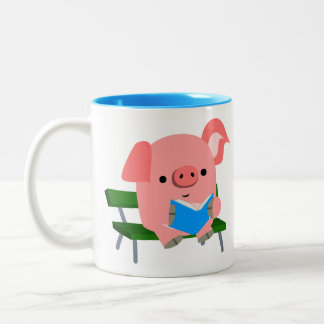Caneca De Café Em Dois Tons Porco de desenho bonito lendo em uma bench mug