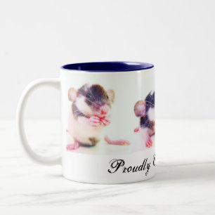 Caneca De Café Em Dois Tons Possuído orgulhosa por ratos!