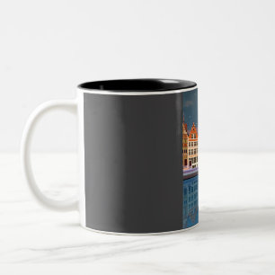 Caneca De Café Em Dois Tons Poster de viagens Retroativo Mínimo Gent Blegium V