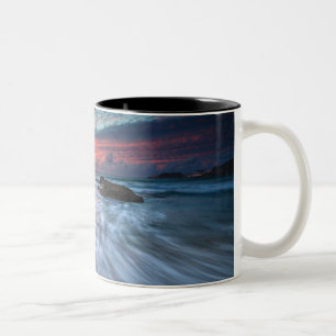 Caneca De Café Em Dois Tons Praia de pedra espectacular do por do sol , EL