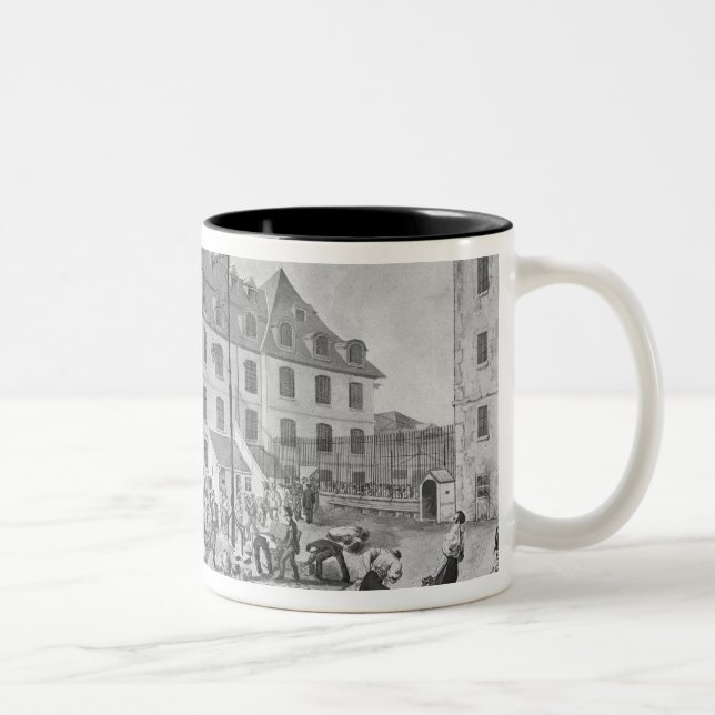 Caneca De Café Em Dois Tons Preparando shackling dos condenados (Direita)