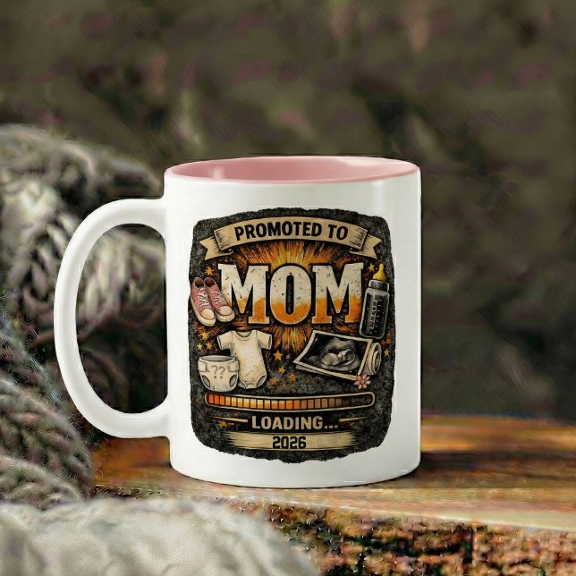 Caneca De Café Em Dois Tons Presente de Anúncio de Gravidez para a Mamãe (Pregnancy Announcement Gift for Mom Two-Tone Coffee Mug)