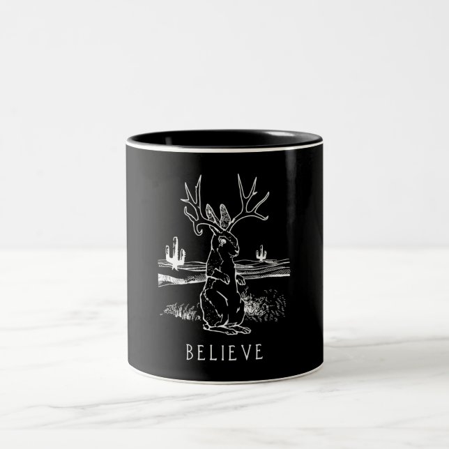 Caneca De Café Em Dois Tons Presente de coelho| Acredite em Jackalope (Centro)