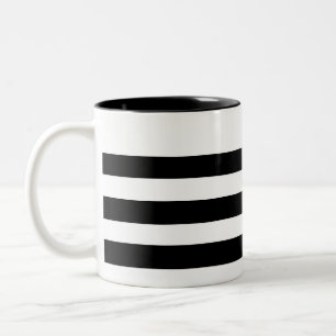 Caneca De Café Em Dois Tons Preto e Branco em Strike