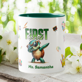 Caneca De Café Em Dois Tons Professor de primeiro grau, tartaruga elementar