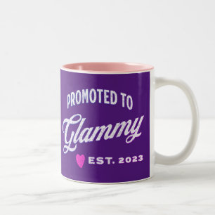 Caneca De Café Em Dois Tons Promovido A Glammy Est. 2023 Para A Nova Avó