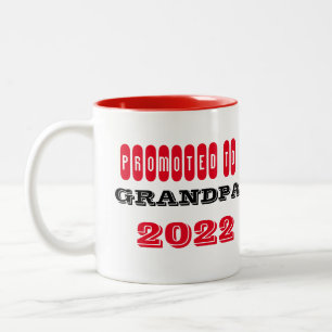 Caneca De Café Em Dois Tons Promovido ao vovô - ano personalizável