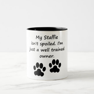 Caneca De Café Em Dois Tons Proprietário bem treinado de Staffie