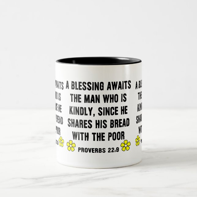 Caneca De Café Em Dois Tons Provérbios 22:9 sobre Bondade (Centro)
