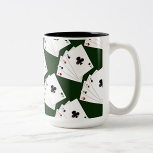 Caneca De Café Em Dois Tons Quatro cartões de jogo dos áss