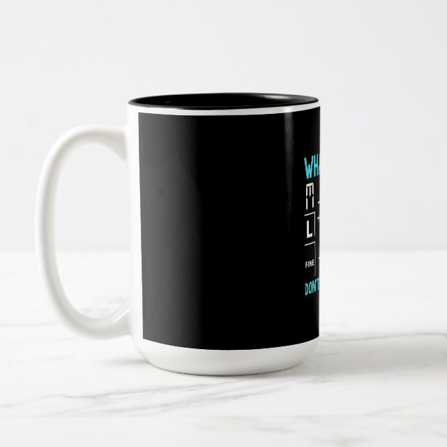 Caneca De Café Em Dois Tons Que Parte Do Fotógrafo (Esquerda)