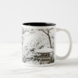 Caneca De Café Em Dois Tons Queda de neve no Jardim Japonês Portland, 2