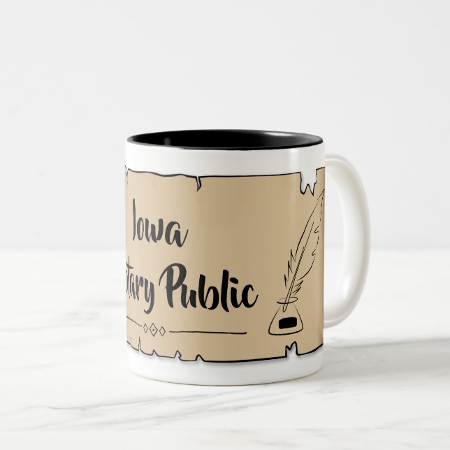 Caneca De Café Em Dois Tons Quill de penas de rolagem pública do Iowa (Frente Esquerda)
