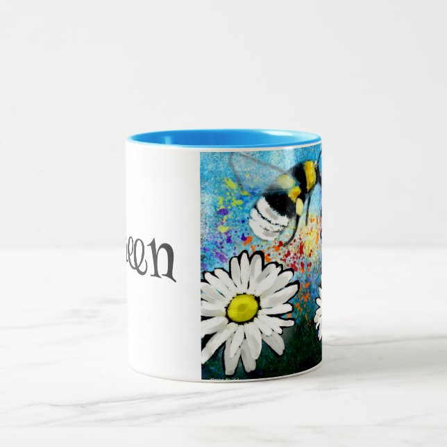 Caneca De Café Em Dois Tons Rainha Bee Whimsical Bumblebee em pintura de Daisi (Centro)