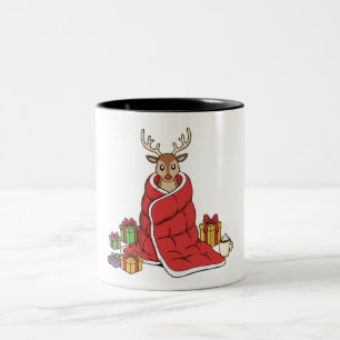 Caneca De Café Em Dois Tons Rena de Natal Fofo e Aconchegante em Cobertor Engr