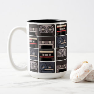 Caneca De Café Em Dois Tons Retro de fita cassete