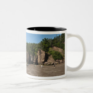 Caneca De Café Em Dois Tons Rochas Hopewell e o Local de Exploração das Marés 