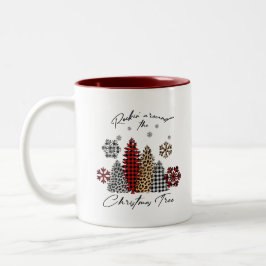 Caneca De Café Em Dois Tons Rockin’ Christmas Mug – Plaid & Leopard Trees