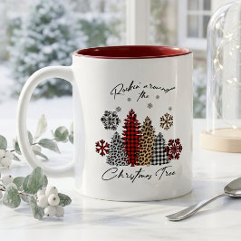 Caneca De Café Em Dois Tons Rockin’ Christmas Mug – Plaid & Leopard Trees