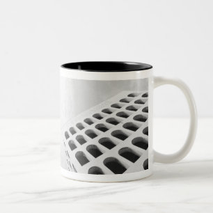 Caneca De Café Em Dois Tons Roma Itália, EUR Palazzo del Lavoro 2