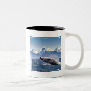 Caneca De Café Em Dois Tons Rompendo a baleia de Humpback em Alaska