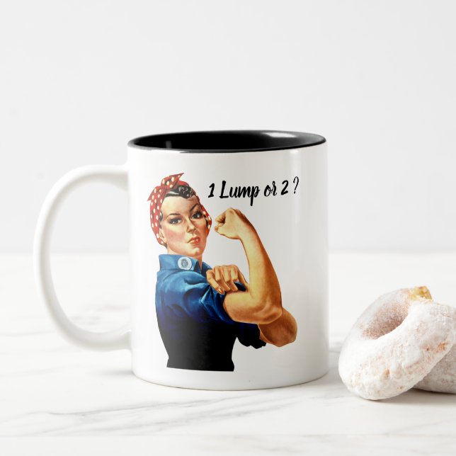 Caneca De Café Em Dois Tons Rosie, Coloque Seu Texto No Rosie (Com Donut)