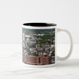 Caneca De Café Em Dois Tons Ruas. John's, Newfoundland, Canada, a costa