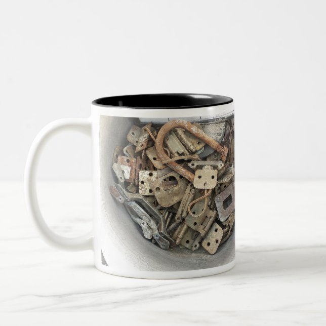 Caneca De Café Em Dois Tons Rugindo Longe (Esquerda)