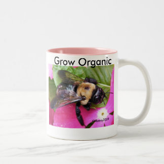 Caneca De Café Em Dois Tons Salvar uma abelha, salvar o planeta!