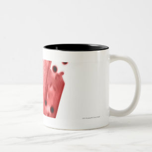Caneca De Café Em Dois Tons Sangue que corre através de uma artéria