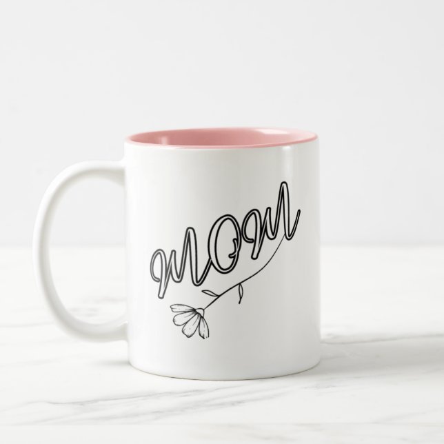 Caneca De Café Em Dois Tons Script "MOM" elegante com Design de Flor (Esquerda)
