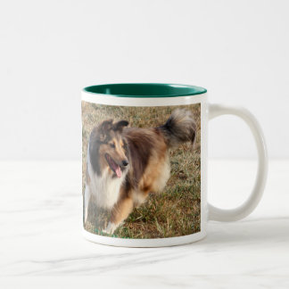 CANECA DE CAFÉ EM DOIS TONS SHELTIE QUE TEM O DIVERTIMENTO