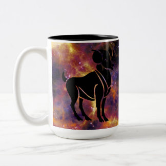 Caneca De Café Em Dois Tons Silhueta da Galáxia do Zodíaco de Áries – Horóscop