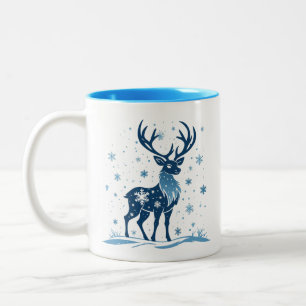 Caneca De Café Em Dois Tons Silhueta de Rena Azul em Cena de Natal Nevado